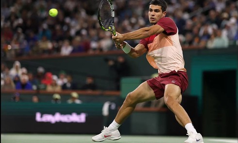 Alcaraz sắp đuổi kịp Federer và Djokovic