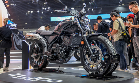 Honda CL300 E-Clutch - 'tiểu scrambler' giá 4.800 USD