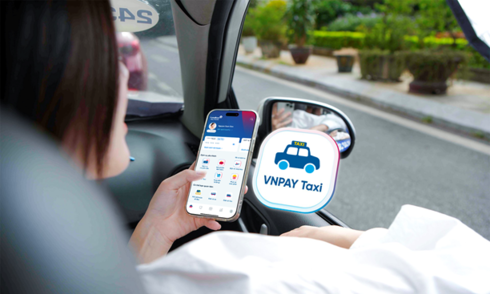Cơ hội nhận quà từ 'anh tài' Kay Trần khi dùng VietinBank iPay Mobile