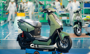 Cặp xe máy điện đầu tiên của Honda giá từ 26,9 triệu đồng