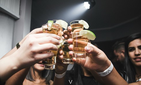 Áp lực rượu bia để xã giao