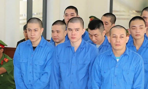 Dàn cảnh đánh bài ăn tiền để cướp tài sản