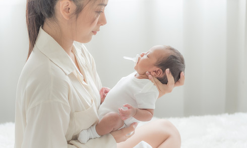 Đang cho con bú, tiêm vaccine dại có ảnh hưởng không?