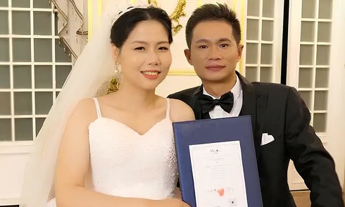 Hạnh phúc mỉm cười với cô gái bị hủy hôn một ngày trước cưới