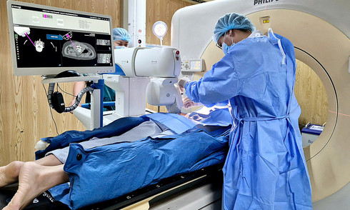 Robot dẫn đường bác sĩ sinh thiết ung thư