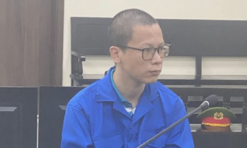 Bị phạt 13 năm tù vì tham ô 56 xe máy điện