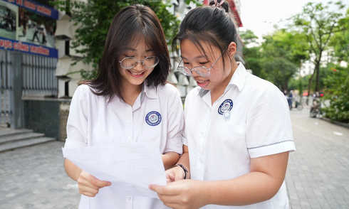 Biến động điểm chuẩn lớp 10 chuyên ở Hà Nội ba năm qua