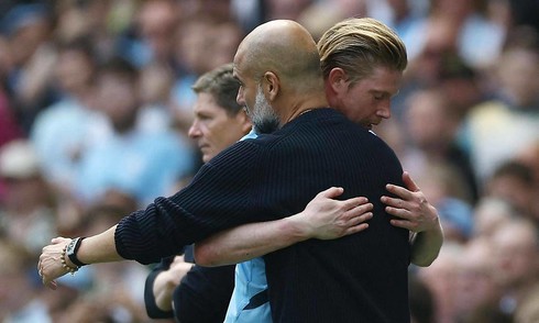 Guardiola: 'Tôi phải cố bình tĩnh khi thua 0-2'