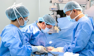 Khám vô sinh phát hiện đứt dây hãm bao quy đầu