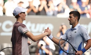 Sinner còn 9 tuần để qua mặt Djokovic