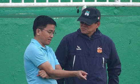 Lãnh đạo HAGL bị cáo buộc xông vào phòng sỉ vả trọng tài