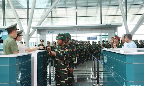 Quân đội Lào, Campuchia đến TP HCM tham gia diễu binh