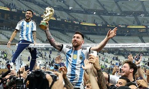 Messi: 'Chúa đã ban cho tôi tất cả'