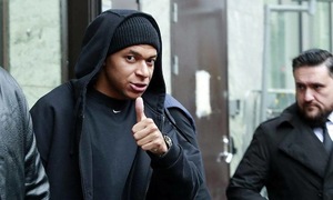 Đội của Mbappe xuống hạng