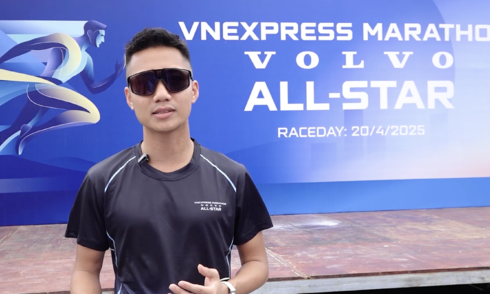 VĐV marathon Nguyễn Quốc Anh trải nghiệm lái Volvo XC90