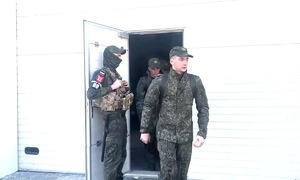 Nga - Ukraine trao đổi hơn 500 tù binh