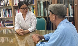 Ung thư phổi tiến triển âm thầm, không triệu chứng