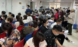 Tâm lý 'đi sớm, khám sớm' gây quá tải bệnh viện