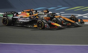 Verstappen bị phạt, Piastri về nhất tại Jeddah