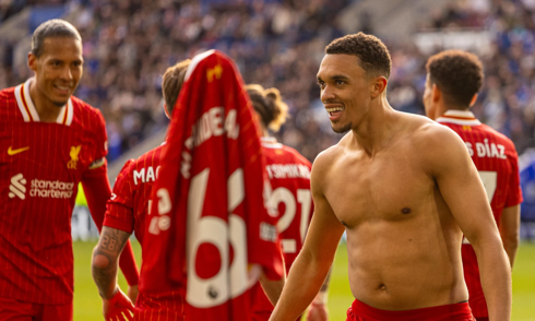 Liverpool cách chức vô địch Ngoại hạng Anh một trận thắng