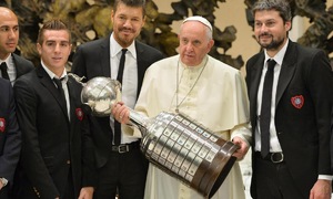 Tình yêu bóng đá của Giáo hoàng Francis