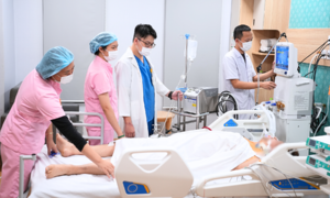 Cứu sống du khách nước ngoài nhồi máu não nguy kịch