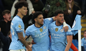 Man City hạ Aston Villa ở phút bù