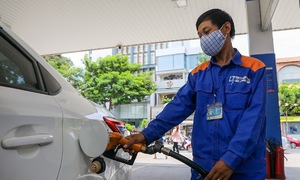 Xăng dầu có thể được giảm 2% thuế VAT tới hết 2026
