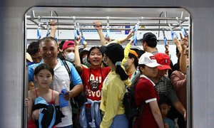 Metro Bến Thành - Suối Tiên chạy đến 23h chở khách dịp lễ 30/4