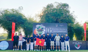 Golfer 15 tuổi dẫn đầu Faldo Series Asia 2025