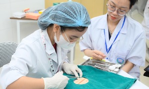 ĐH Y Hà Nội cấm sinh viên mặc váy ngắn, trang phục xuyên thấu