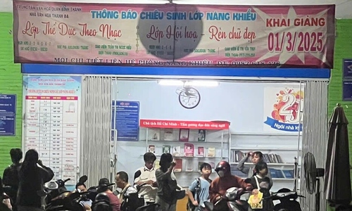 Đóng cửa lớp dạy thêm 'núp bóng' luyện chữ đẹp ở TP HCM