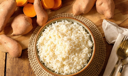 Bị tăng mỡ máu ăn khoai lang thay cơm được không?