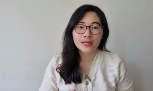 'Đừng ôm đồm' nói thế nào trong tiếng Anh?
