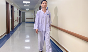 Hỏng cả hai khớp háng ở tuổi 36