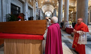 Vatican công bố hình ảnh an táng Giáo hoàng Francis