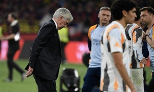 Ancelotti: 'Thật đau đớn khi không thể nâng Cup'