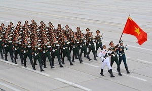 Đoàn Việt Nam hợp luyện duyệt binh tại thao trường Nga