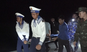Cấp cứu ngư dân gặp nạn ở Trường Sa