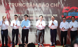 Khai trương Trung tâm báo chí Lễ kỷ niệm 50 năm thống nhất đất nước