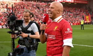 Slot hát tri ân Klopp trong ngày Liverpool vô địch