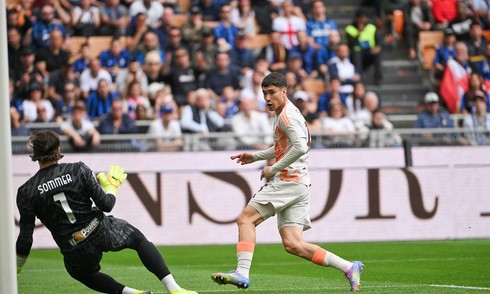 Inter thua ba trận liền trước ngày đại chiến Barca