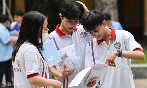 Ba đại học bỏ tổ hợp 'lạ' trong xét tuyển ngành Y, Sư phạm