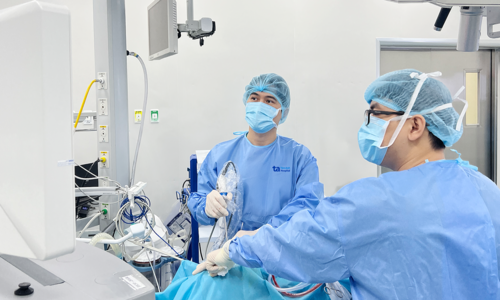 Viêm áp xe mũi sau nặn mụn