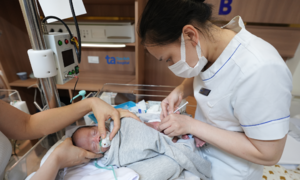 Tiêm kháng thể đơn dòng ngừa virus hợp bào hô hấp cho trẻ