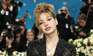 Lisa diện mốt quần nội y đến Met Gala
