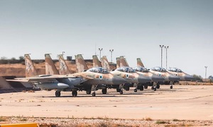 Israel không kích Houthi, trả đũa vụ phóng tên lửa vào sân bay