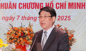 Chủ tịch nước: 'Hải quân phải tinh, gọn, mạnh, là điểm tựa trên biển'
