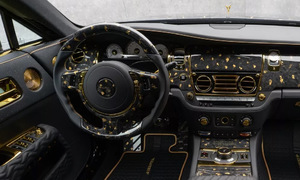 Rolls-Royce Wraith rắc vàng 24K từ trong ra ngoài