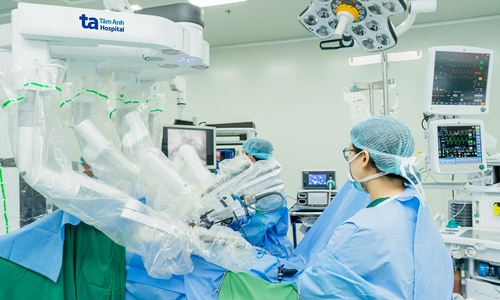 Robot hỗ trợ bác sĩ phẫu thuật ung thư tuyến tiền liệt